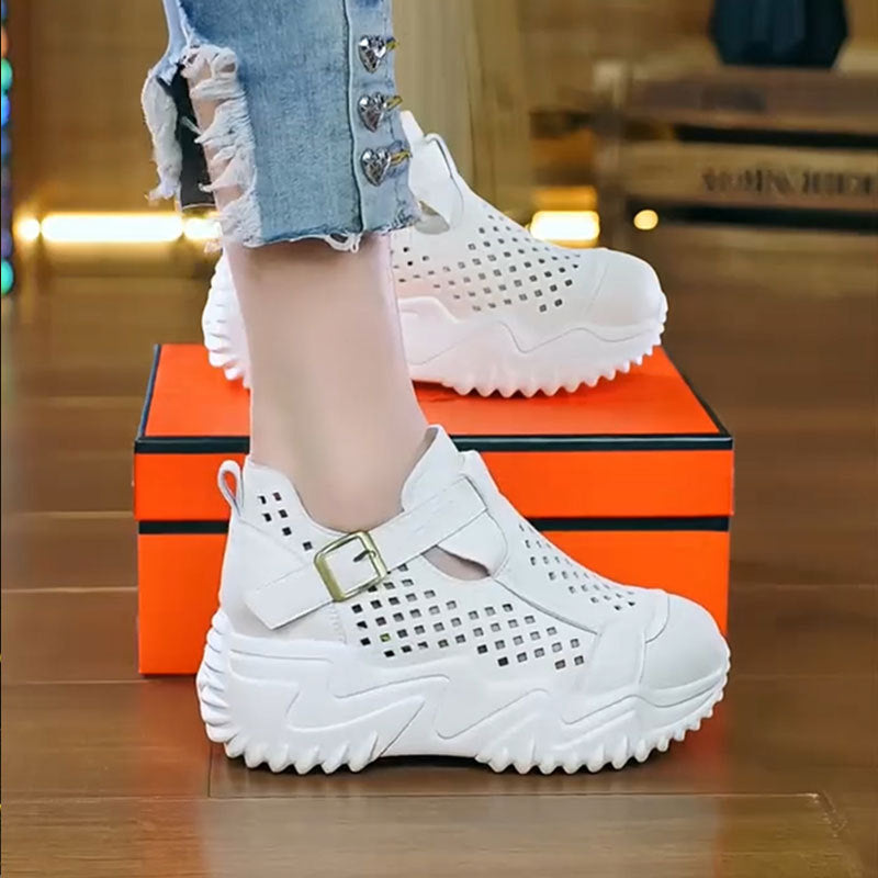 身長を6cmアップさせるメッシュサンダル